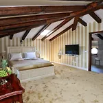 Carolus-luxurious Istrian Villa *