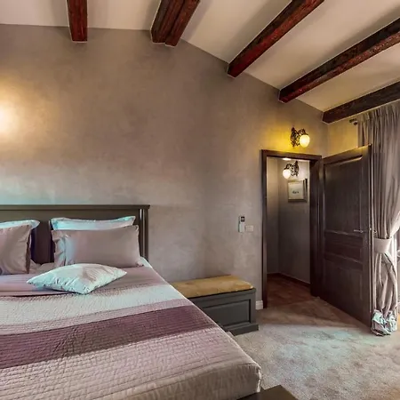 Carolus-luxurious Istrian *