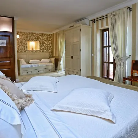 Carolus-luxurious Istrian