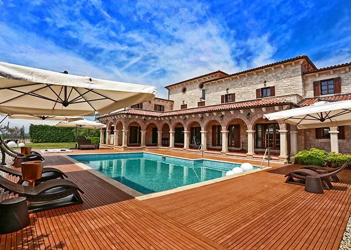 Carolus-luxurious Istrian Barat (Porec)