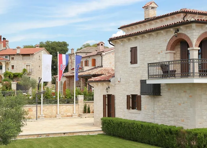 Carolus-luxurious Istrian Barat (Porec)