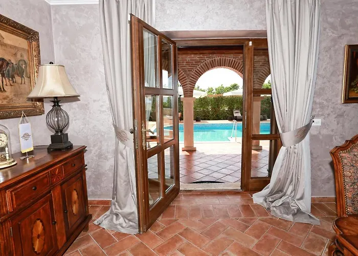 Carolus-luxurious Istrian Villa *