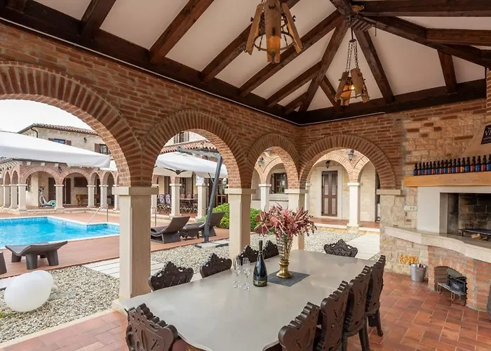 Carolus-luxurious Istrian Barat (Porec)