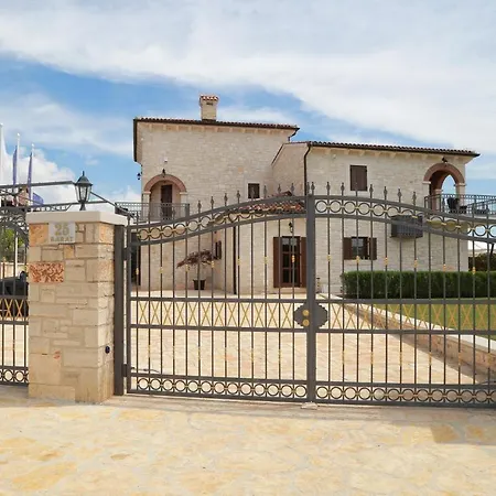 Carolus-luxurious Istrian * Barat (Porec)