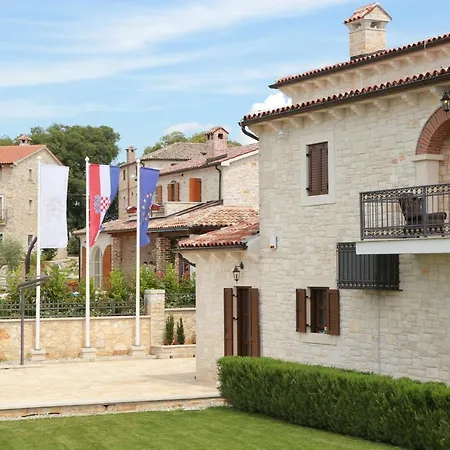 Carolus-luxurious Istrian Barat (Porec)