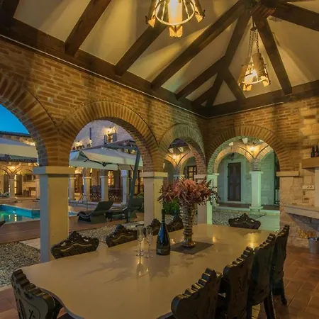 Carolus-luxurious Istrian فيلة