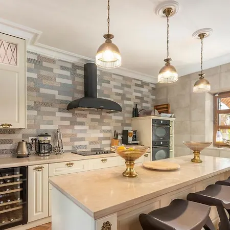 Carolus-luxurious Istrian Villa *