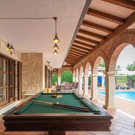 Carolus-luxurious Istrian Barat (Porec)