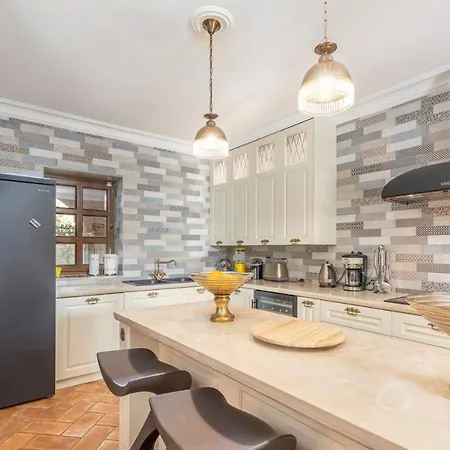 Carolus-luxurious Istrian *