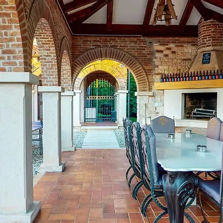Carolus-luxurious Istrian