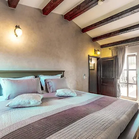 Carolus-luxurious Istrian *