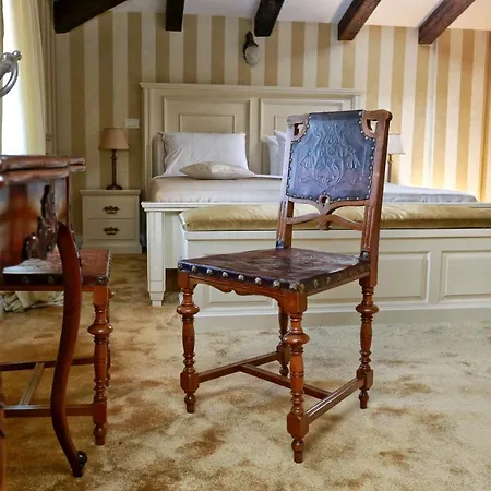 Carolus-luxurious Istrian