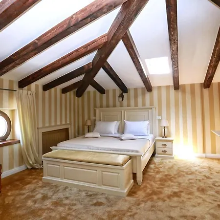 Carolus-luxurious Istrian Barat (Porec)