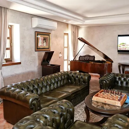فيلة Carolus-luxurious Istrian *
