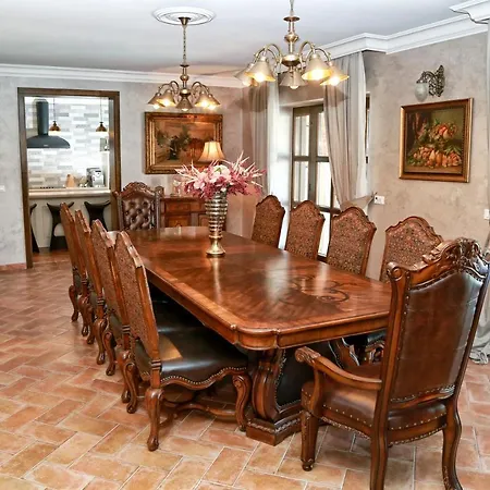 Carolus-luxurious Istrian Barat (Porec)
