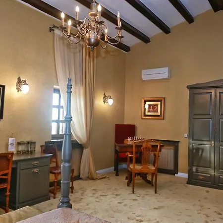 Carolus-luxurious Istrian Barat (Porec)