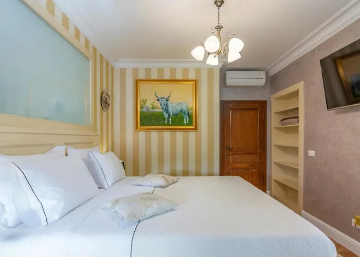 Carolus-luxurious Istrian