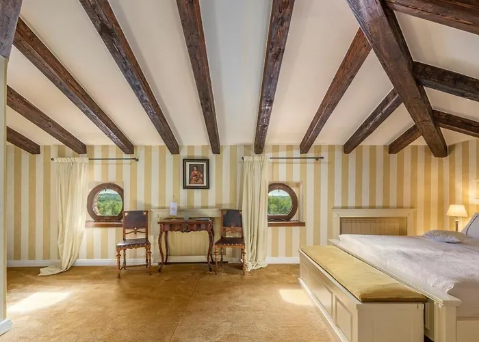 Carolus-luxurious Istrian Barat (Porec)